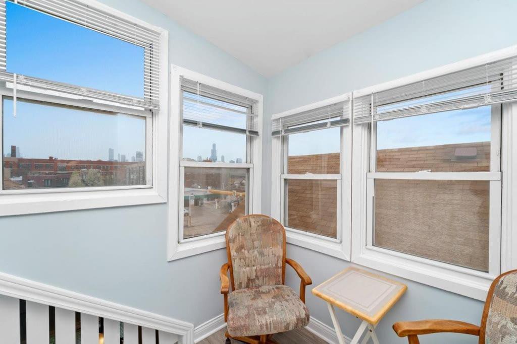 Cozy, Top-Floor 3Br Loft With Balcony In West Town Chicago Exterior foto